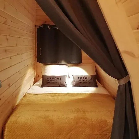 Climatise Avec Terrasse Privative Et Kitchenette 3* Avranches