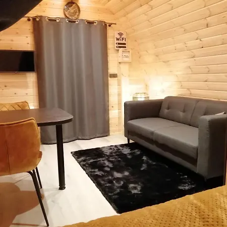 Le Domaine De Pivette Climatisee Et Insolite Avec Terrasse Privative Bed & Breakfast