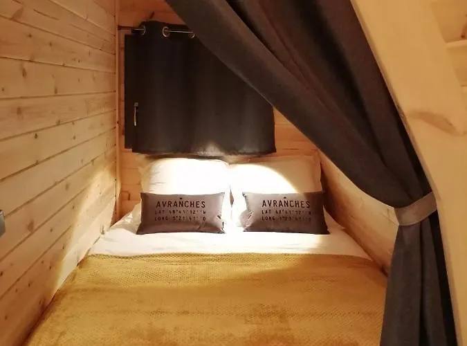 Climatise Avec Terrasse Privative Et Kitchenette 3* Avranches