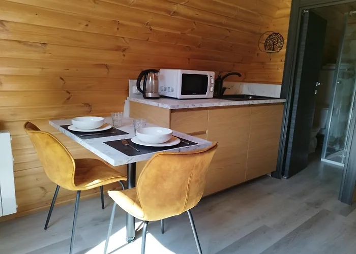 Climatise Avec Terrasse Privative Et Kitchenette Bed & Breakfast